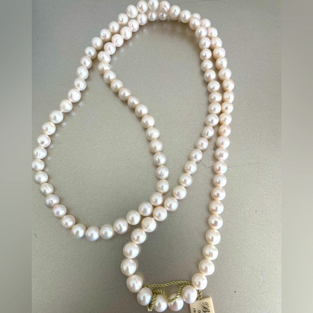 Brand new Macys fresh water pearls